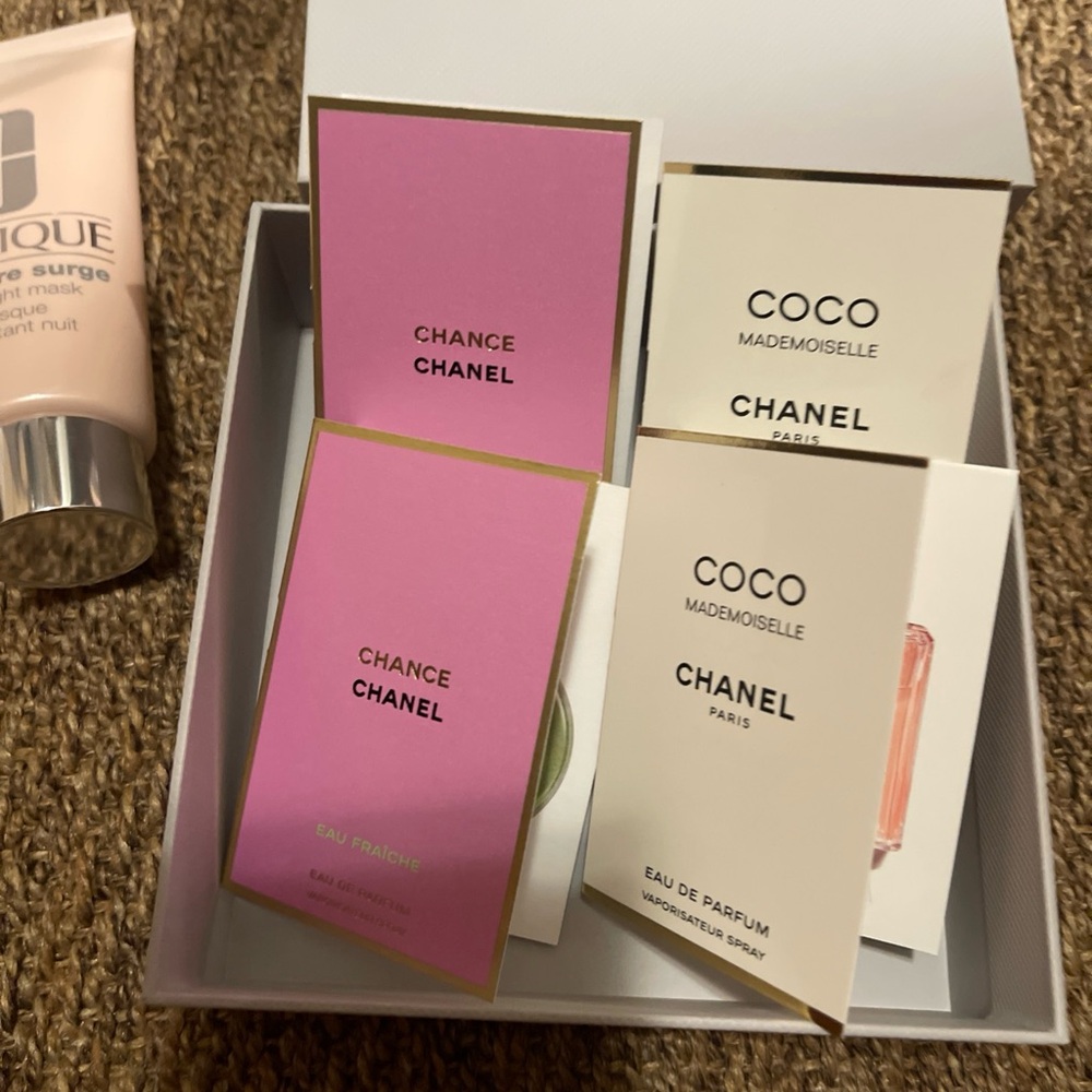 Makeup bundle - Picture 4 of 10